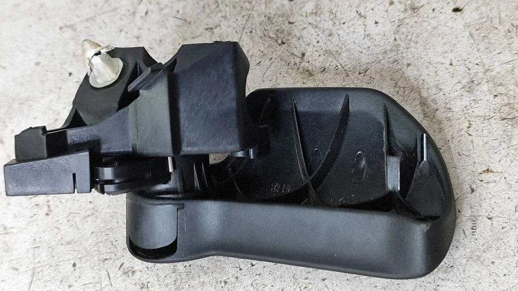 Engine bonnet (hood) release handle 4F1823633B