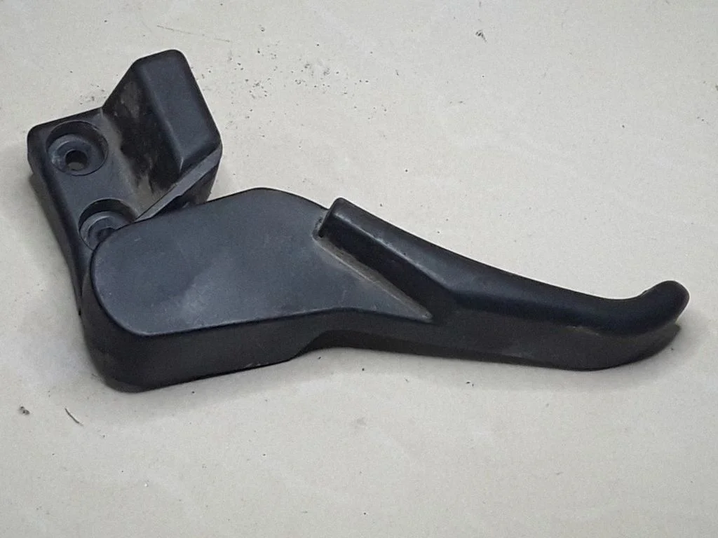 Engine bonnet (hood) release handle 3B1823533