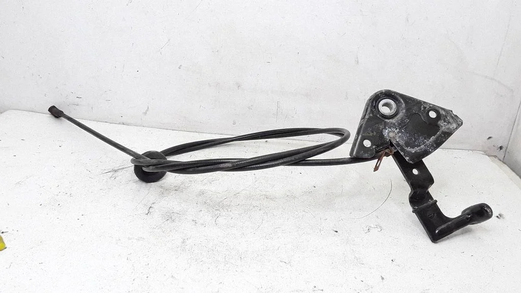 Engine bonnet (hood) release handle