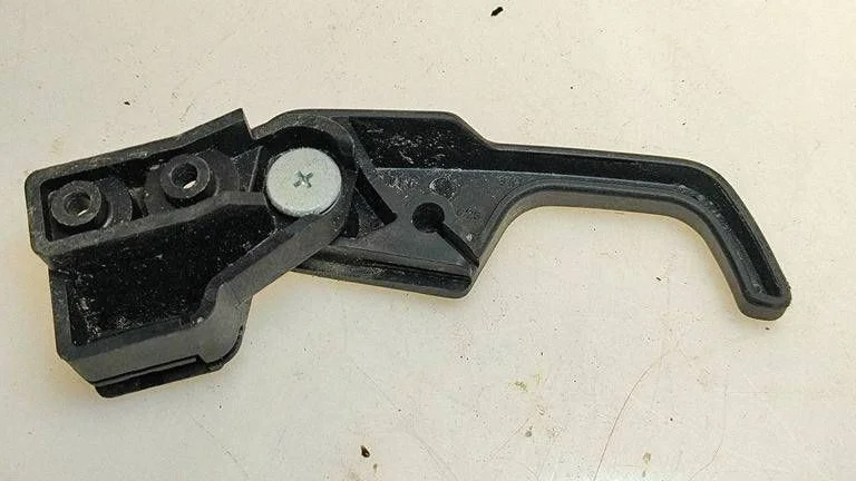 Engine bonnet (hood) release handle 3A1823533