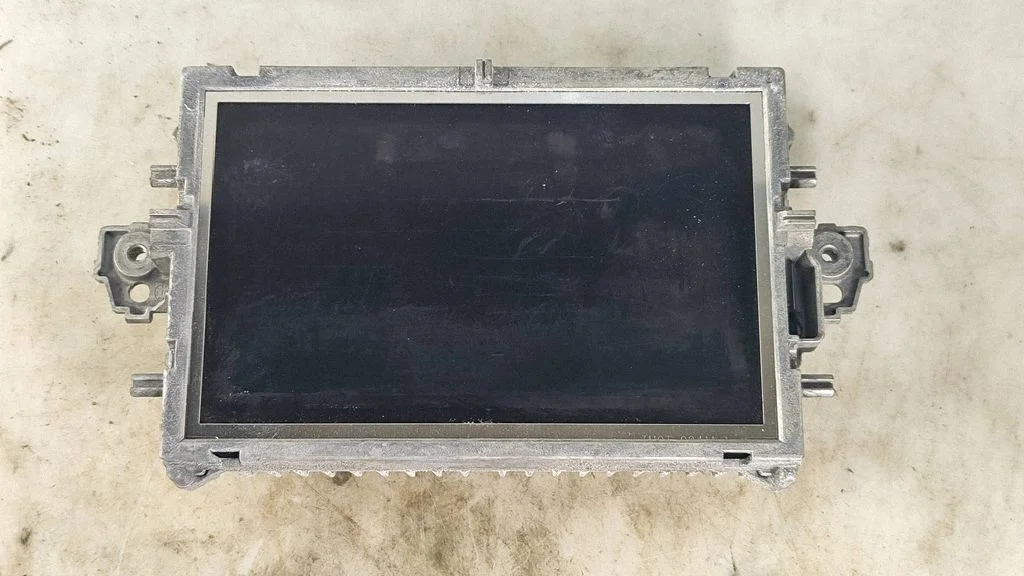 Screen/display/small screen – Mercedes-Benz E-Class W212 (2009-2016)