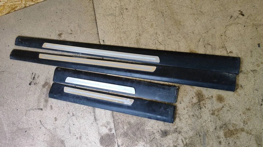 Front sill trim cover 4F0853374J