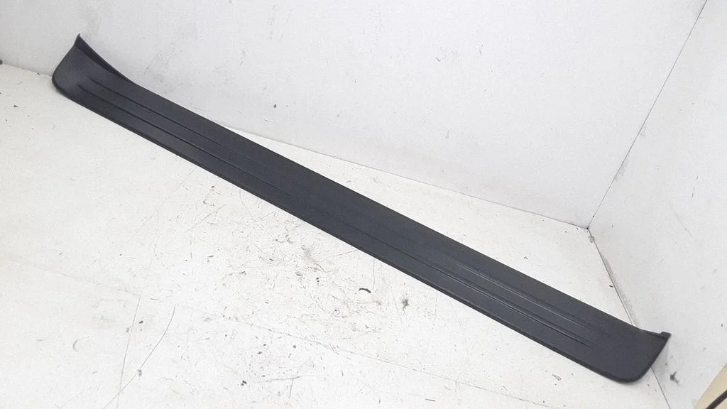 Front sill trim cover 94060AG050