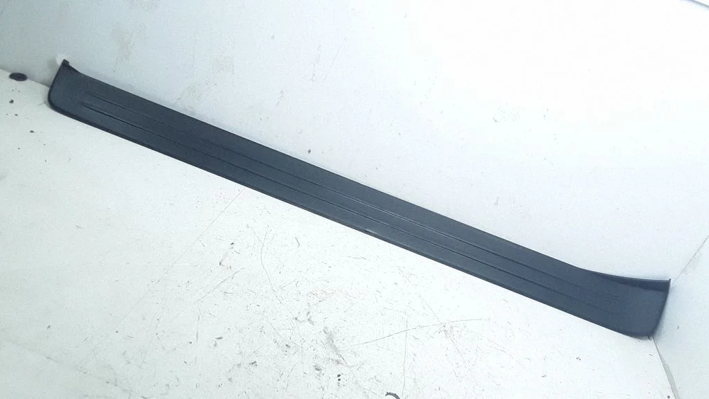 Front sill trim cover 94060AG060