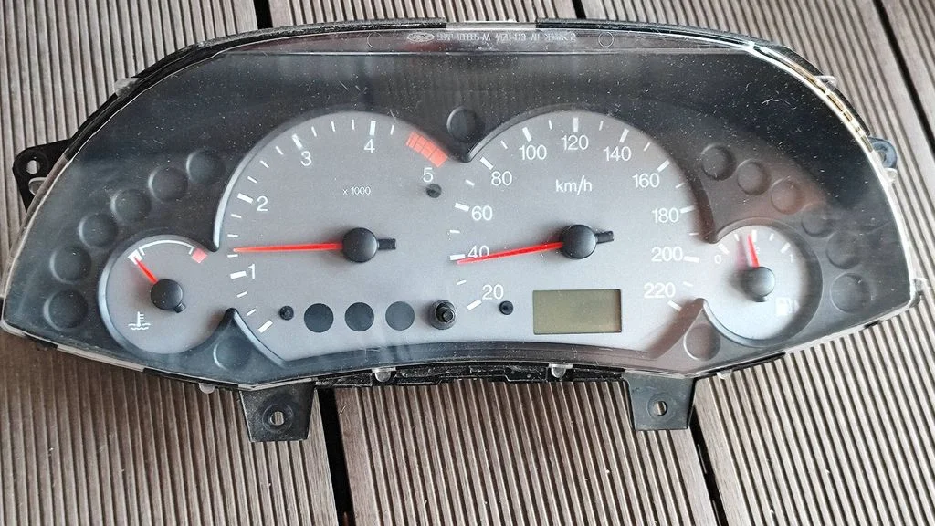 Speedometer (instrument cluster) – Ford Focus (1998-2004)