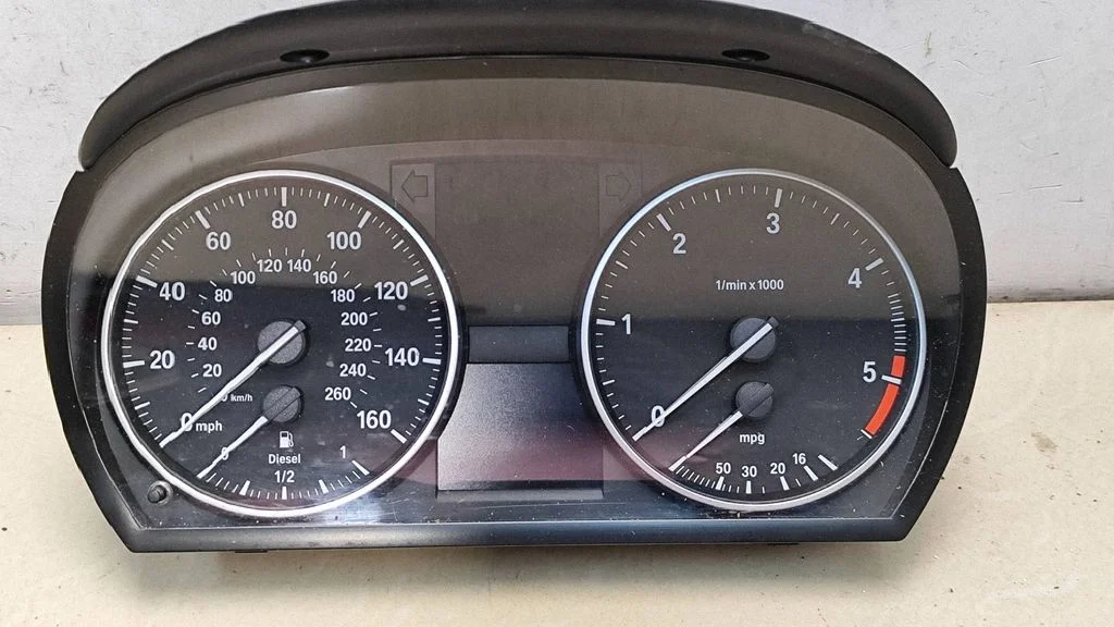 Speedometer (instrument cluster) – BMW 3 Series E90 E91 (2005-2012)