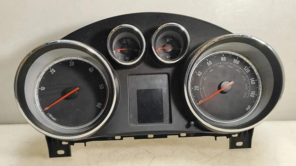 Speedometer (instrument cluster) – Opel Insignia A (2008-2017)