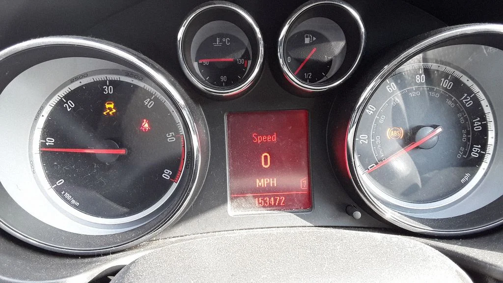 Speedometer (instrument cluster) – Opel Insignia A (2008-2017)