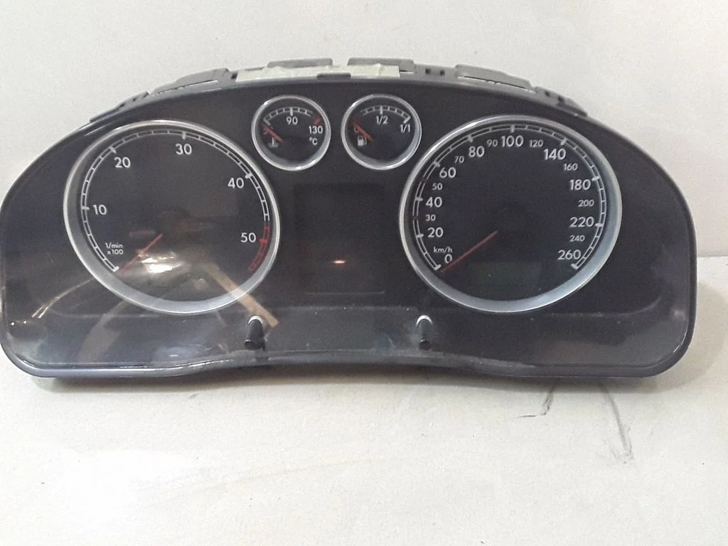 Spidomeeter (näidikuplokk) – Volkswagen Passat B5.5 (2001-2005)