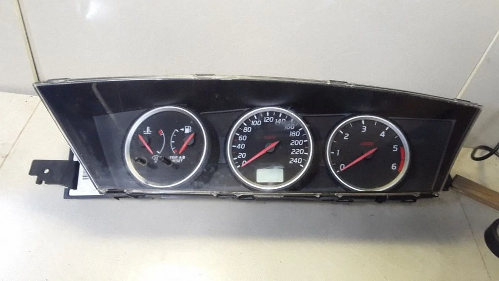 Speedometer (instrument cluster) – Nissan Primera (2002-2007)