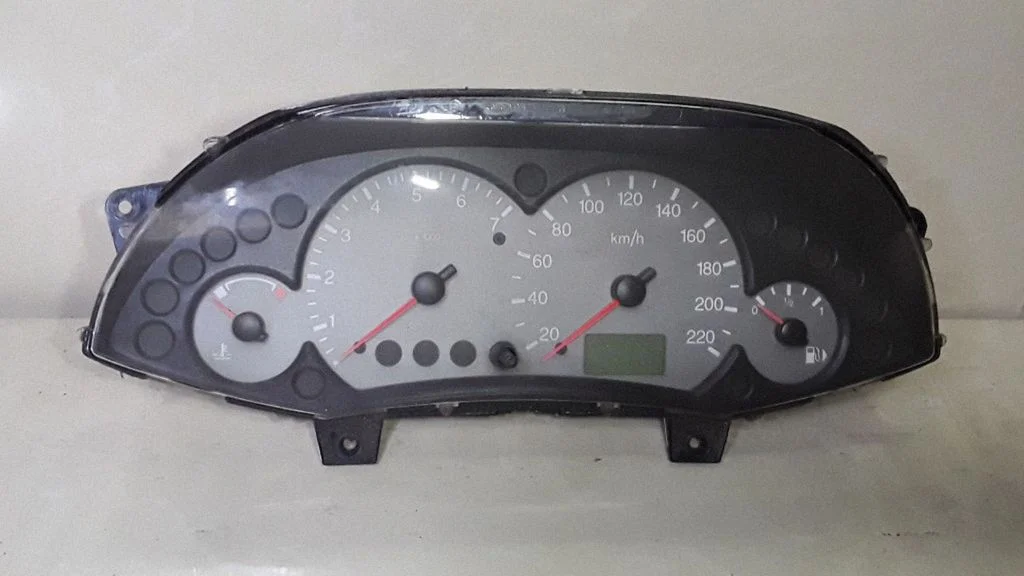 Speedometer (instrument cluster) – Ford Focus (1998-2004)