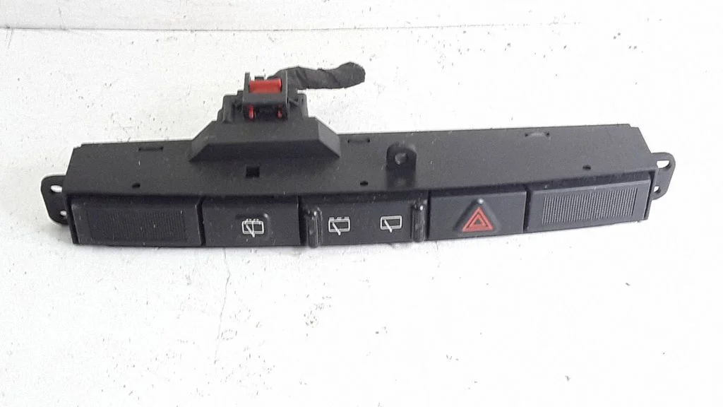 Hazard light switch – Chrysler Grand Voyager IV (2001-2007)