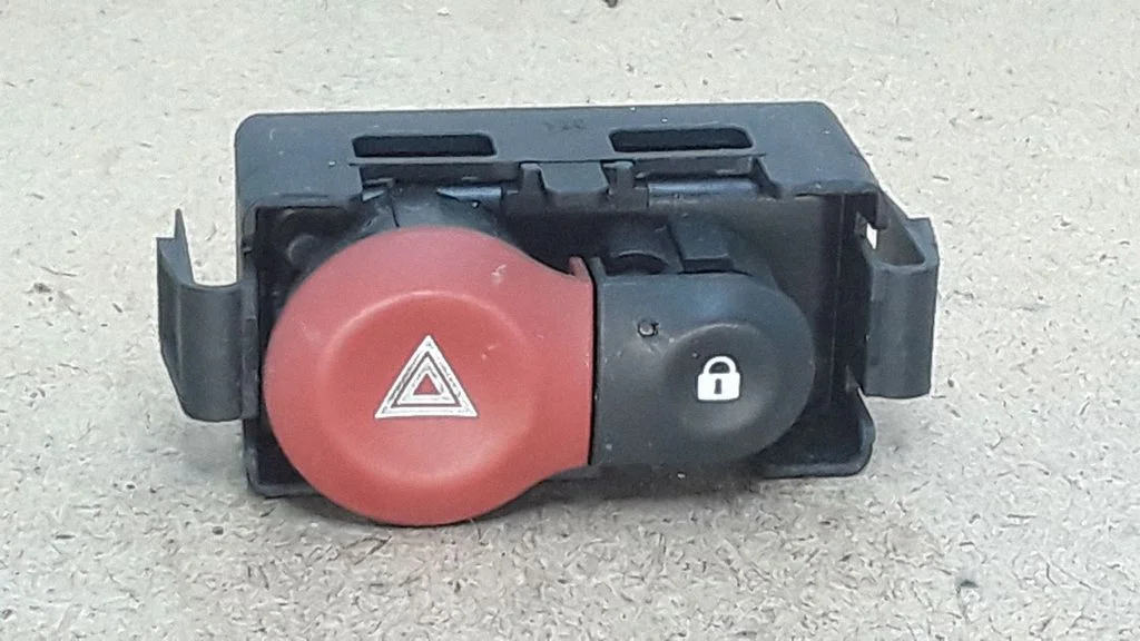 Hazard light switch 8200214896
