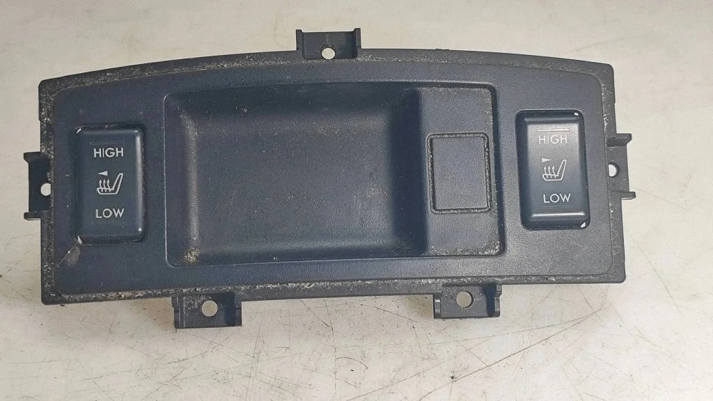 Seat heating switch – Subaru Outback (2007-2009)