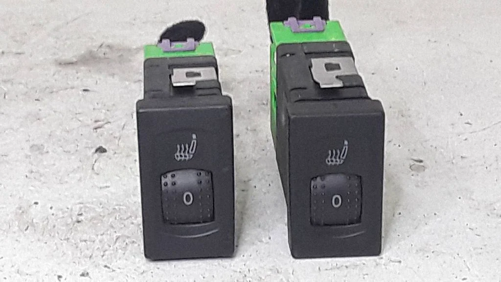 Seat heating switch – Volkswagen Passat B5.5 (2001-2005)