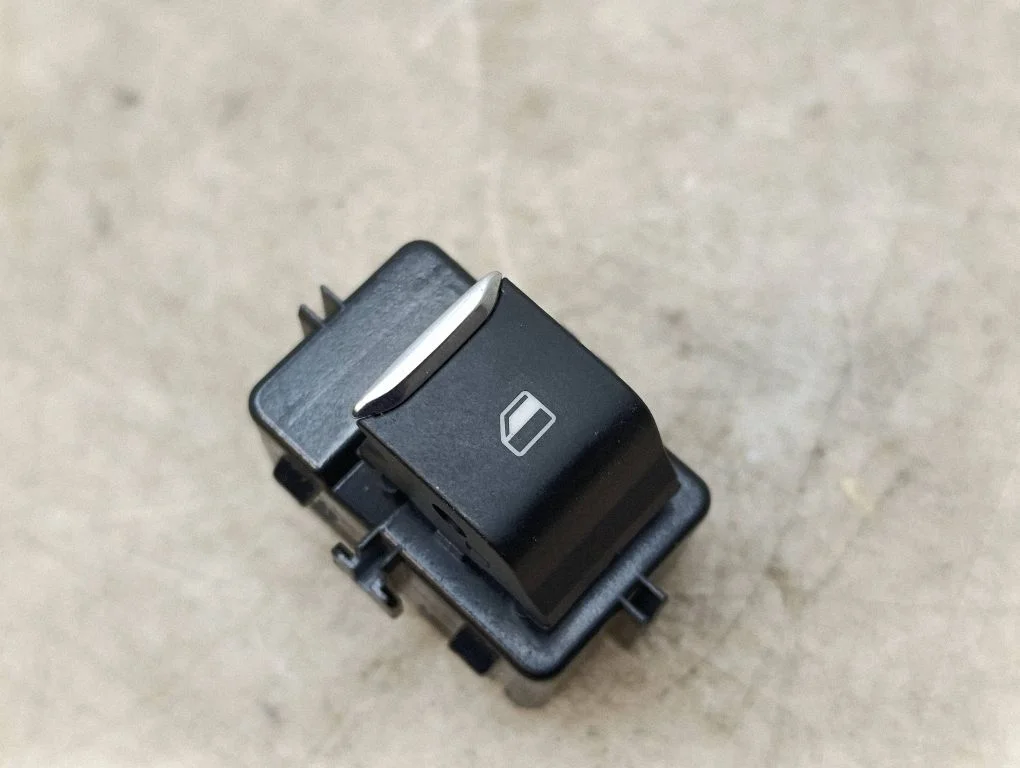 Przełącznik szyb elektrycznych LB5T14529AAW – Ford Mustang Mach-E (2020-)