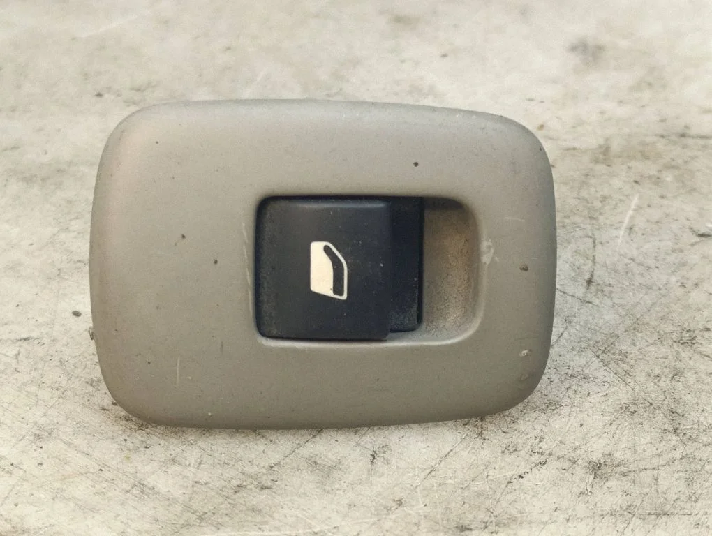 Electric window control switch – Citroen C5 (2008-2016)