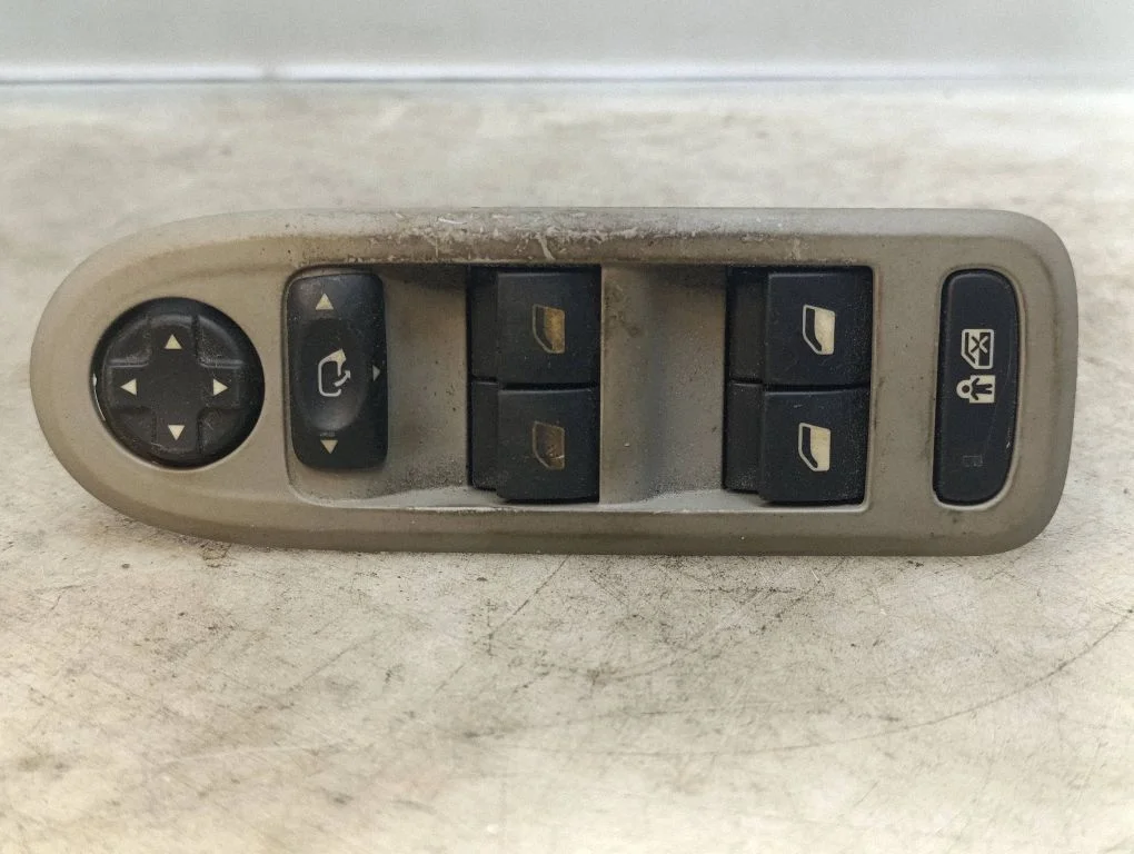 Electric window control switch 96656690ZW