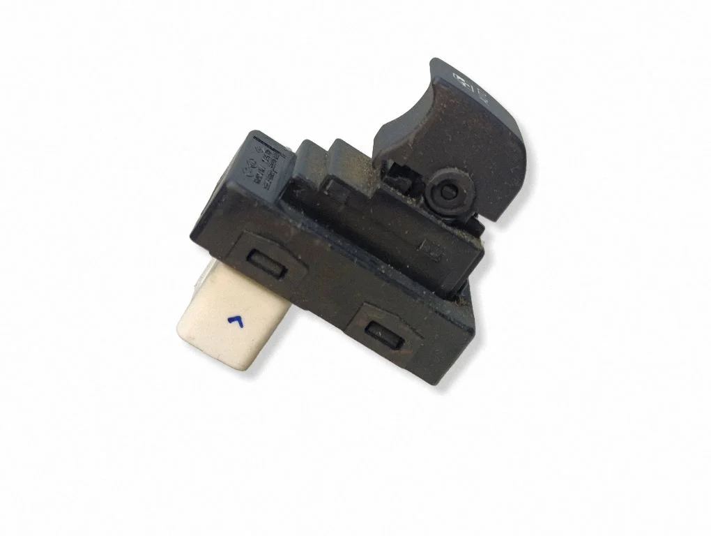 Electric window control switch – KIA Ceed (2006-2012)