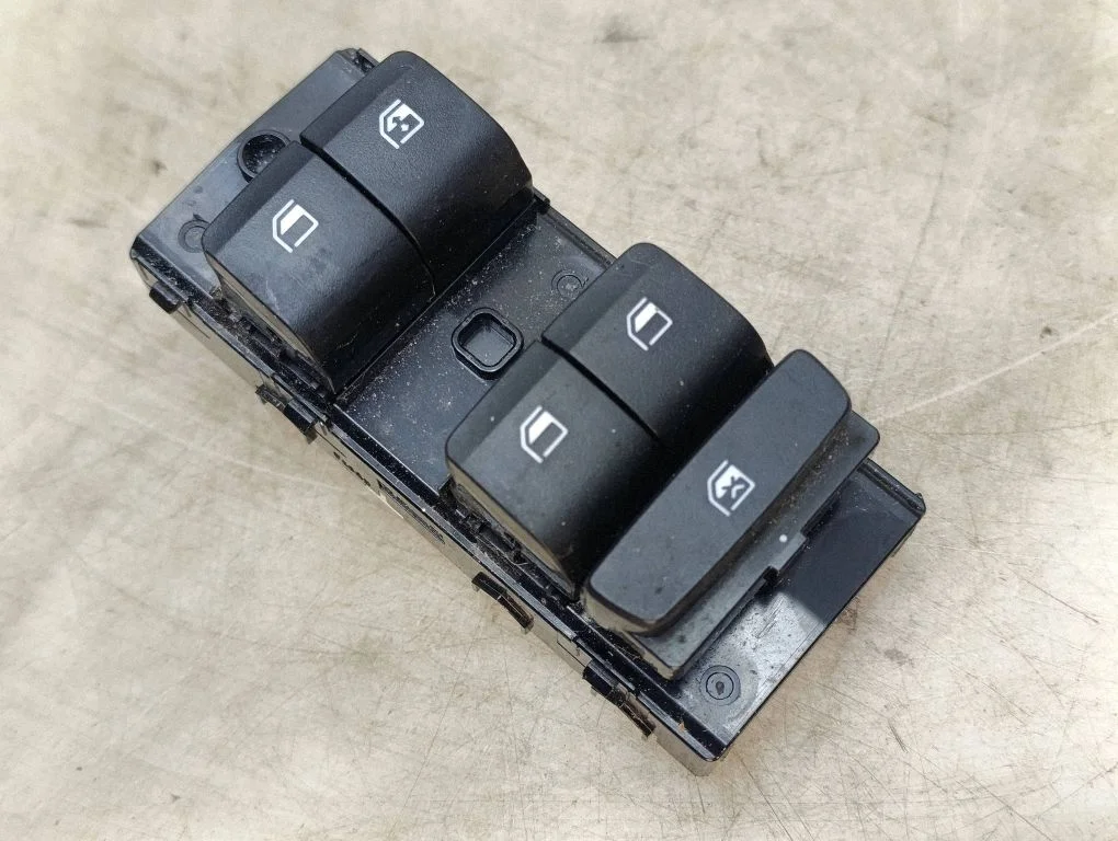 Elektrisko logu slēdzis 93571Q0710