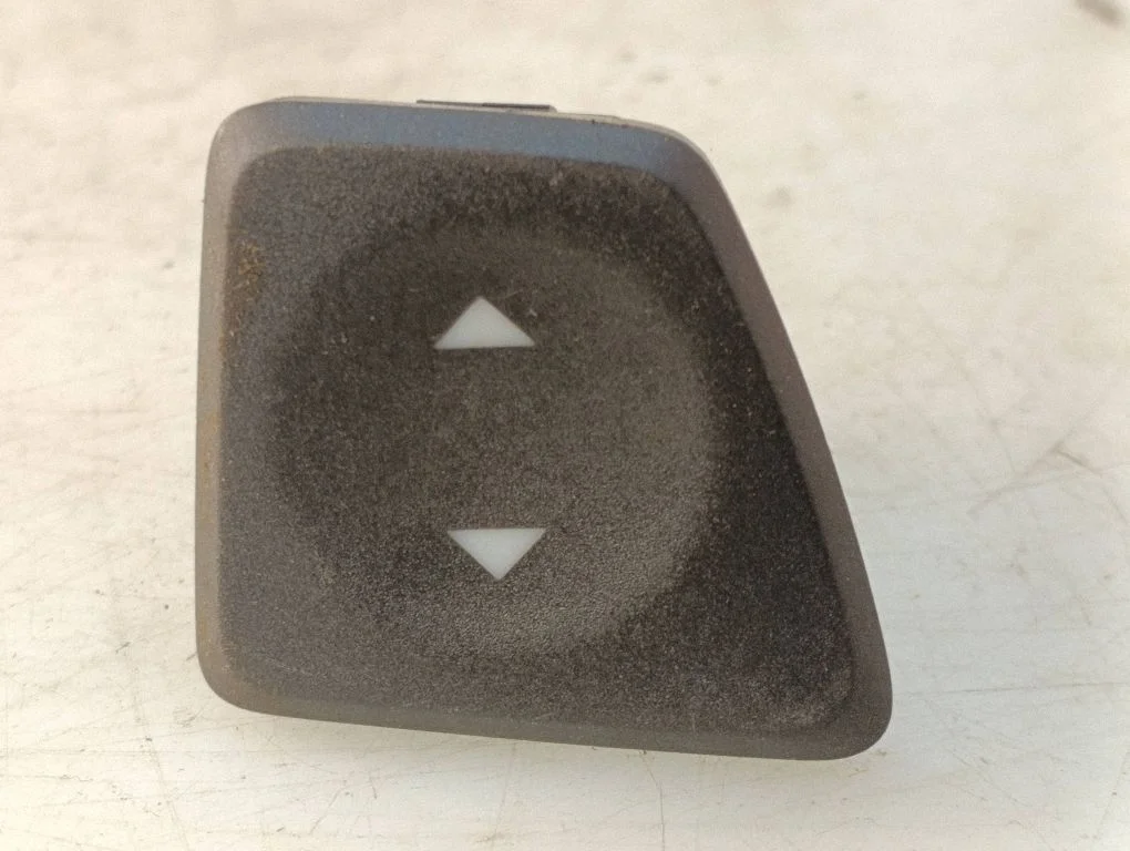 Elektriaknate lüliti E30499