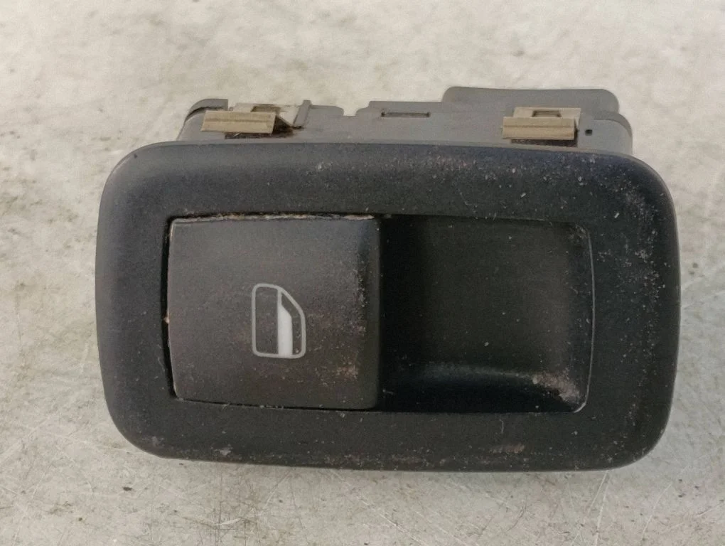 Elektrisko logu slēdzis 04602531AE