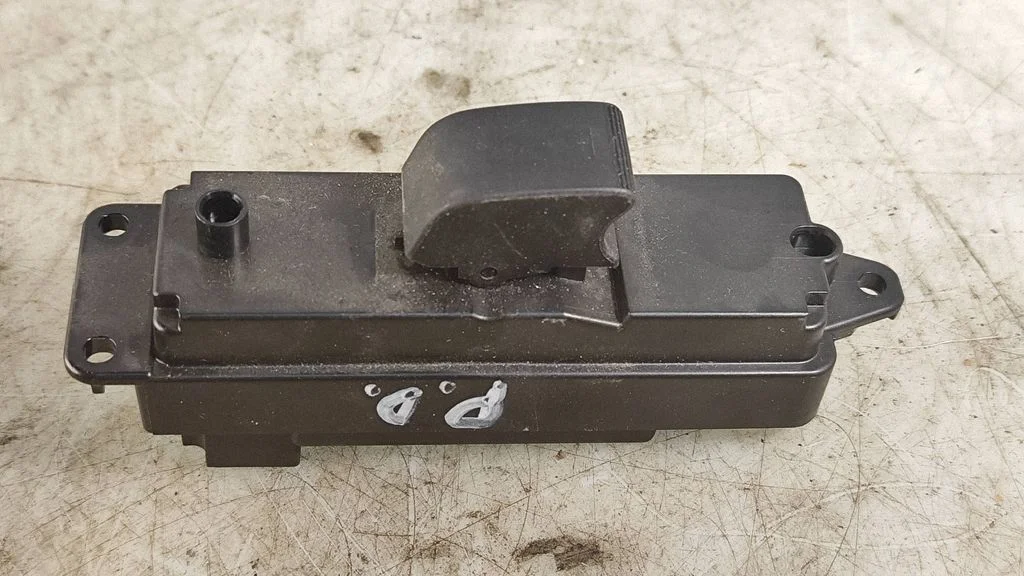 Electric window control switch GS1D66370