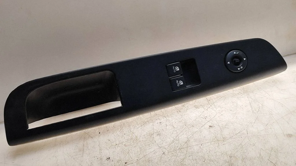 Electric window control switch – KIA Ceed (2006-2012)