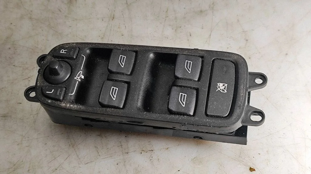 Electric window control switch – Volvo V50 (2004-2007)