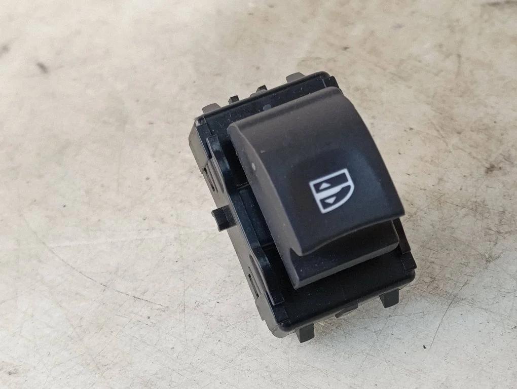 Electric window control switch 254010003R