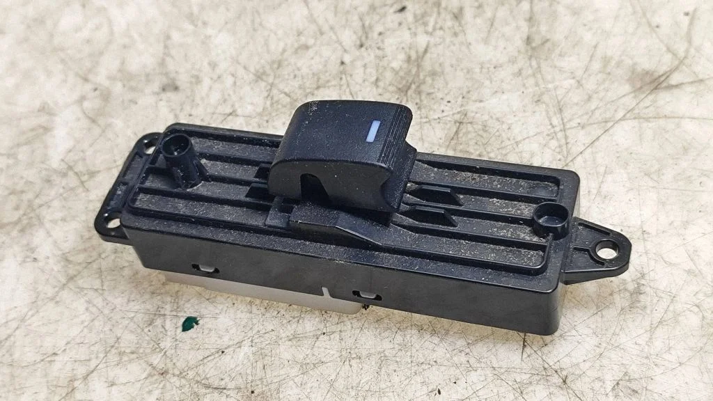 Electric window control switch GDK466380A