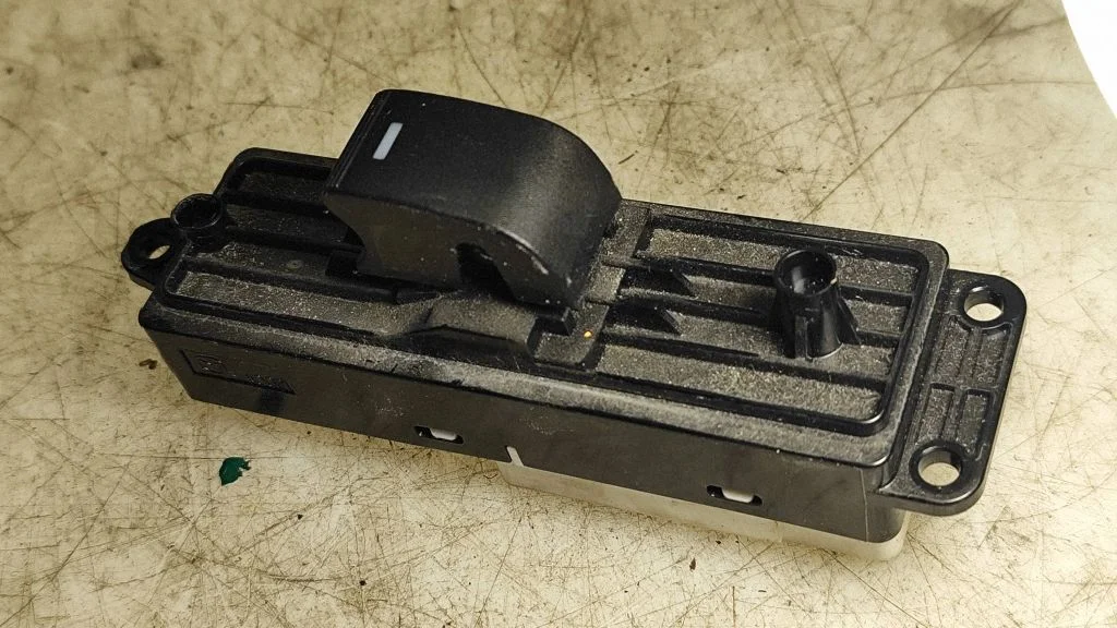 Electric window control switch GDK566380A