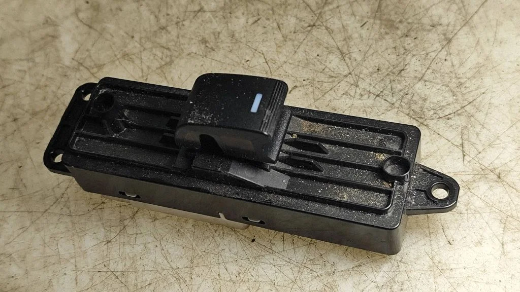 Electric window control switch GDK466370A