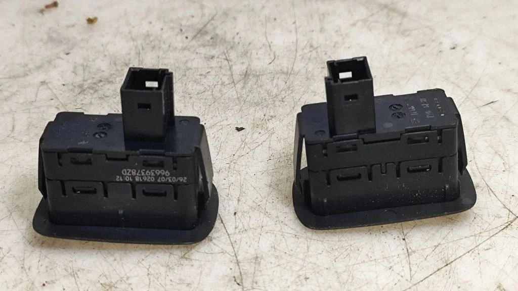 Electric window control switch 96639378ZD
