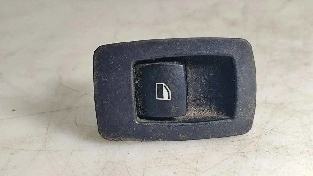 Elektriaknate lüliti 15979805