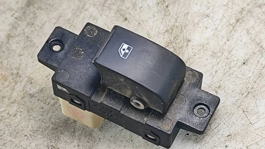 Electric window control switch – Opel Antara (2006-2016)