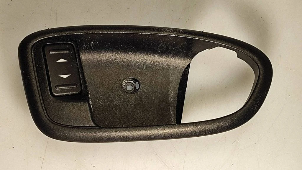 Electric window control switch 6M21U226A36