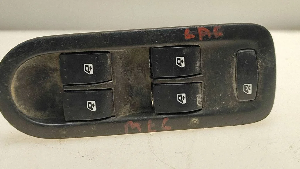 Electric window control switch 156018070