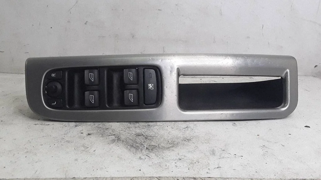 Electric window control switch – Volvo V50 (2004-2007)