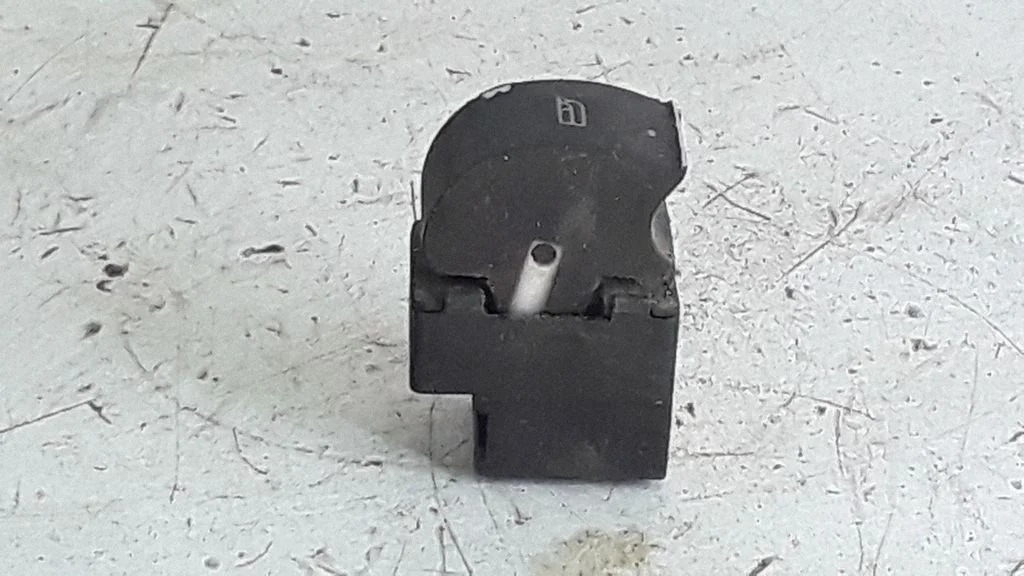 Elektriaknate lüliti 8Z0959855