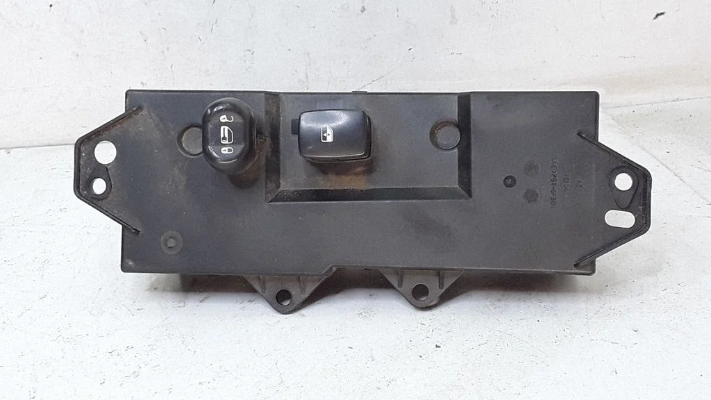 Electric window control switch 04685982AH