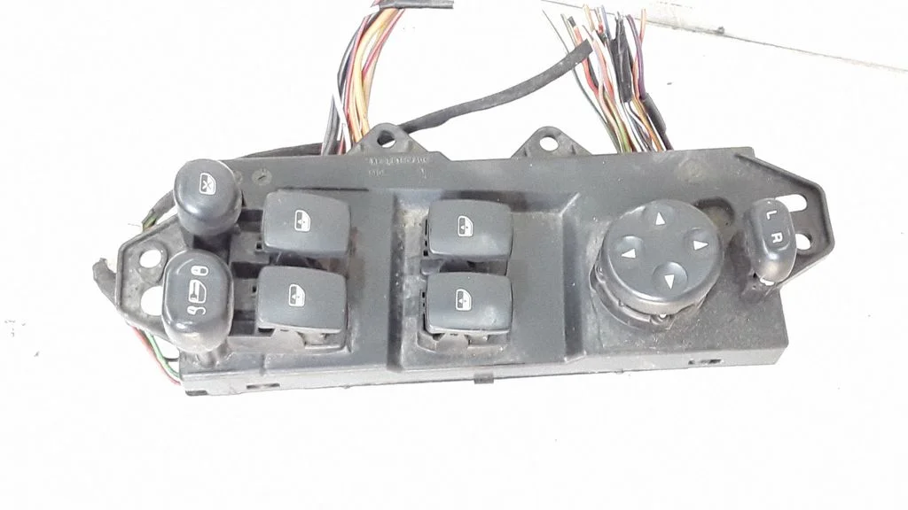 Electric window control switch 04685980AG