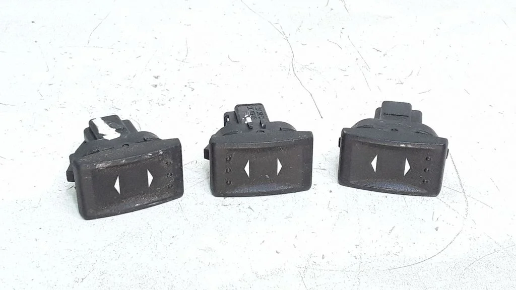 Electric window control switch – Ford Mondeo Mk III (2000-2007)
