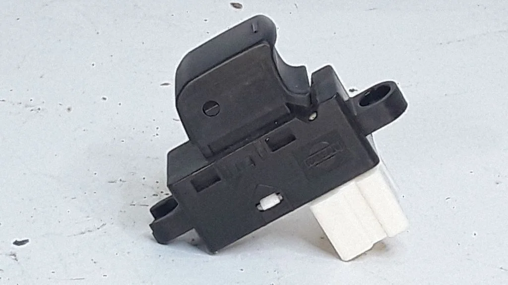 Elektrisko logu slēdzis 94266FH560