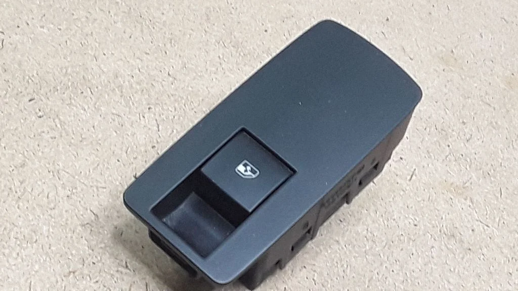 Electric window control switch – Opel Insignia A (2008-2017)