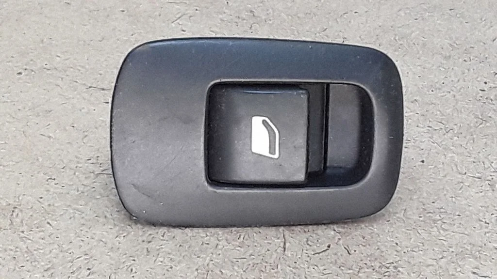 Electric window control switch – Citroen C4 I (2004-2010)