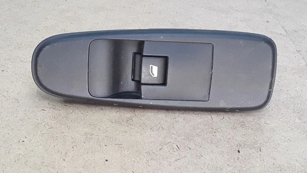 Electric window control switch – Citroen C4 I (2004-2010)