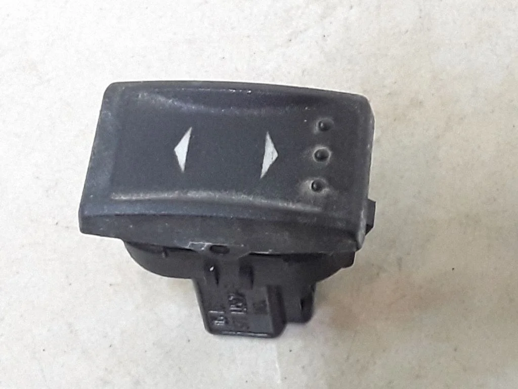 Electric window control switch – Ford Mondeo Mk III (2000-2007)