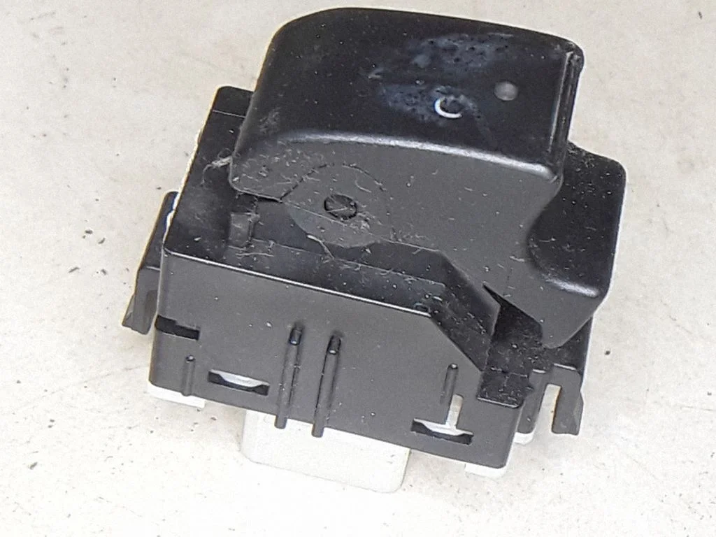 Elektriaknate lüliti – Toyota Avensis T250 (2006-2009)