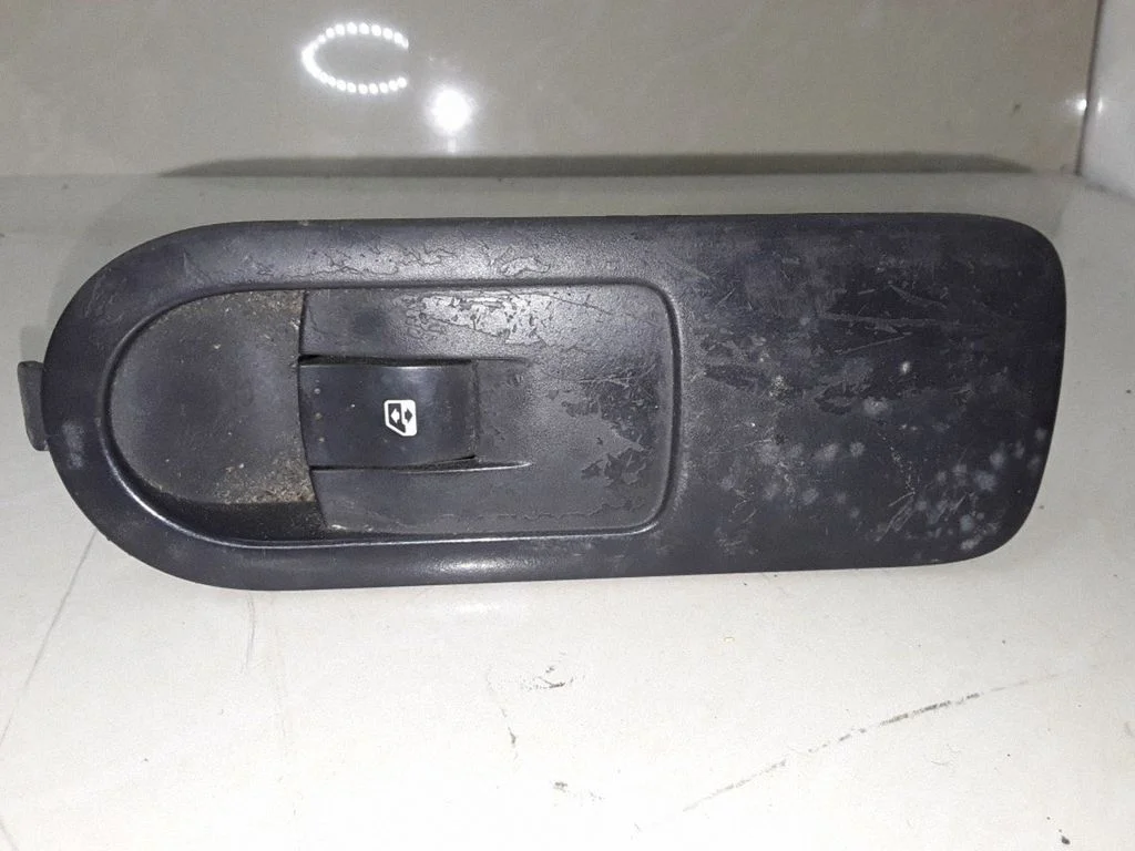 Electric window control switch 156013740